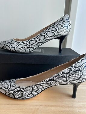 Amalfi Black & White Leather Snake-Print Pointed Toe Pumps, Size 8.5